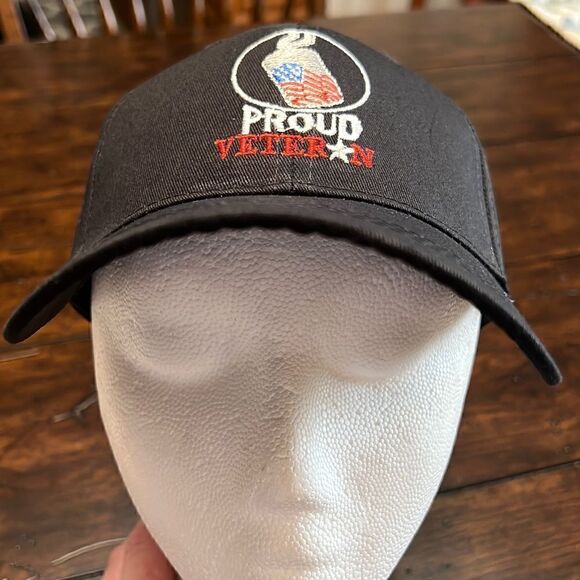 PROUD VETERAN HAT black hat w/ embroidered text & dog tags NWOT New adjustable - Picture 4 of 10